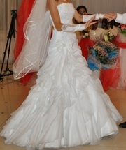 изысканное свадебное платье продам