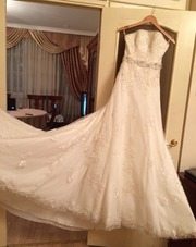 Свадебное платье А-силуэта,  красивое кружево. 
